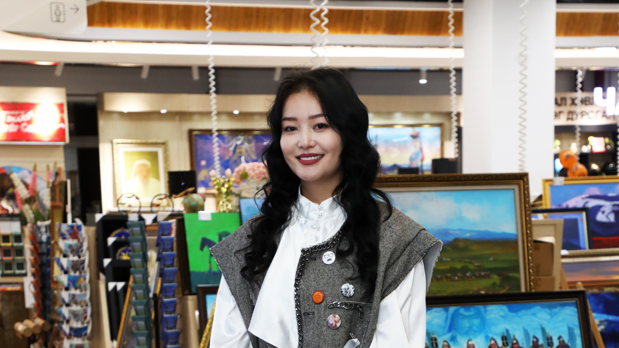 Г.ГҮНДАРЬ: “Мянган дарь эх” бүтээлээ гурав дахь жилдээ зурж байна